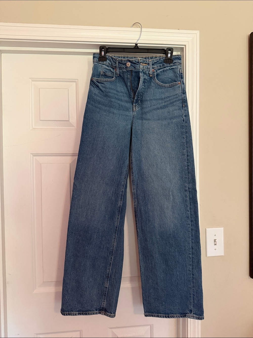 Old Navy Wide-Leg Jeans in Medium Blue Denim
